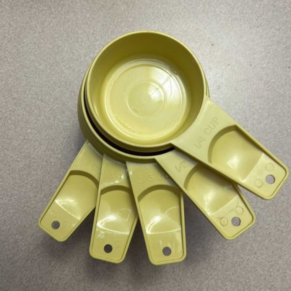 Tupperware Vintage Measuring Cups Nesting Set of 5 Golden - Picture 4 of 6